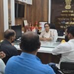 निफाड तालुक्यात मोठा ‘झोल’! शाळा सुरू होऊन अडीच महिने उलटले, तरी १,५२७ विद्यार्थी पुस्तकांअभावी अंधारात; शिक्षण विभागाचा भोंगळ कारभार उघड